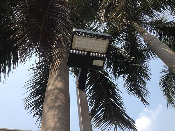 耀嵘鞋盒区域灯